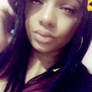 Meet your Posher, Yanet