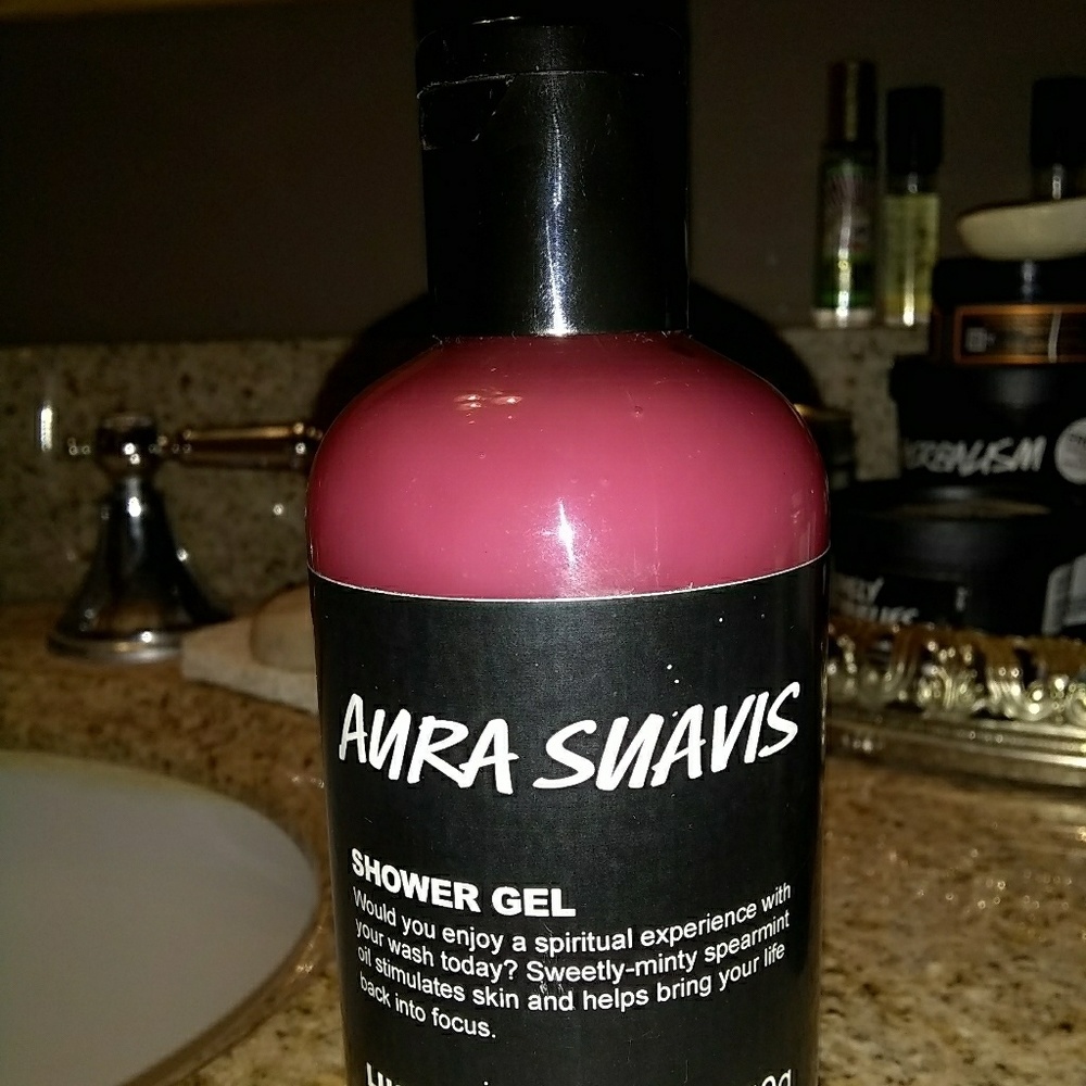Lush Kitchen Aura Suavis shower gel