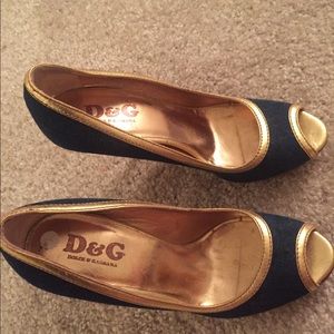 Dolce and Gabbana pumps