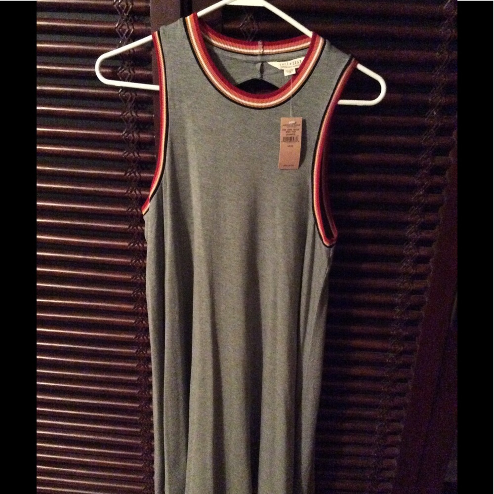 NWT / American Eagle Soft & Sexy dress/ size small