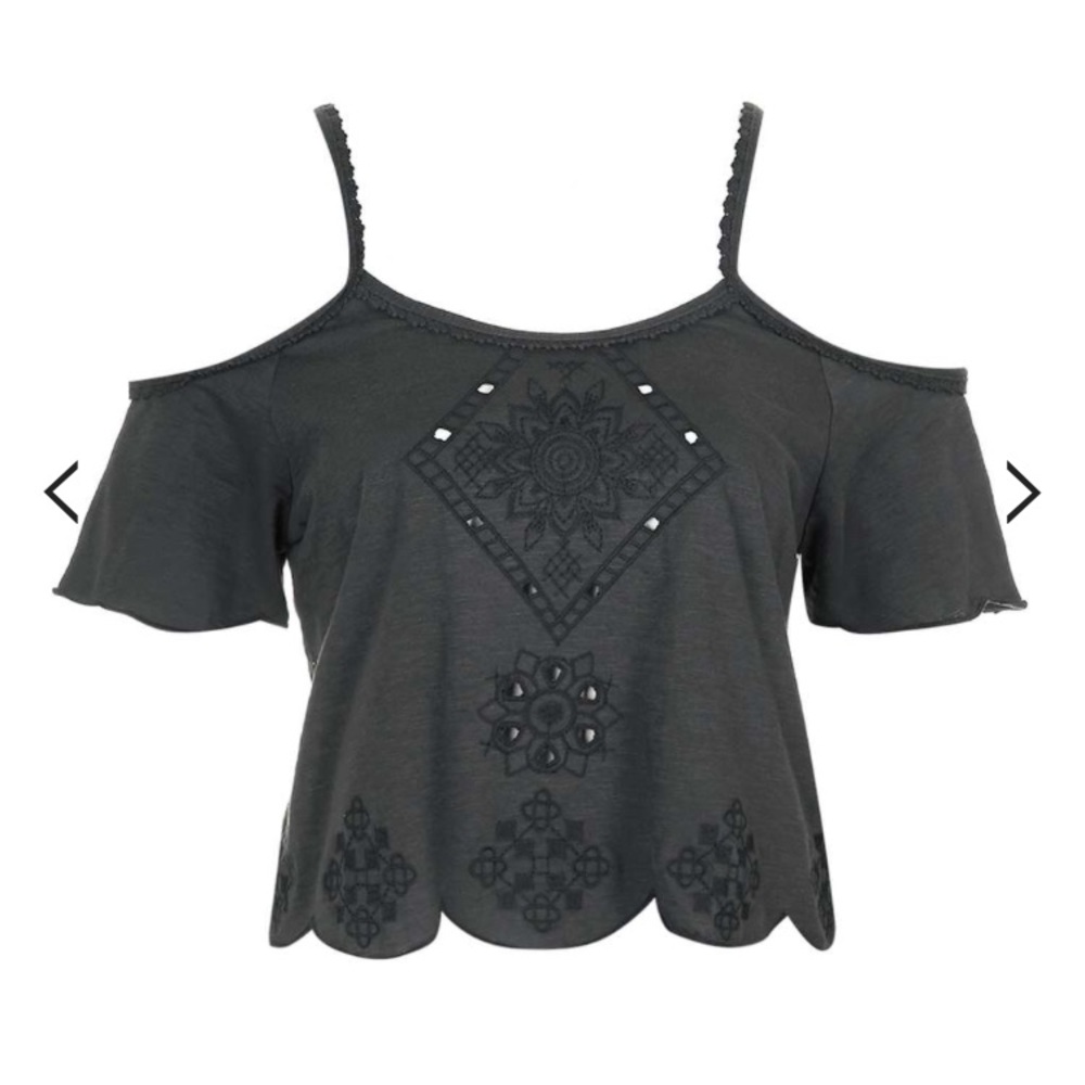 💨 Cold shoulder embroidered scalloped cami tank🆕 - Picture 2 of 5
