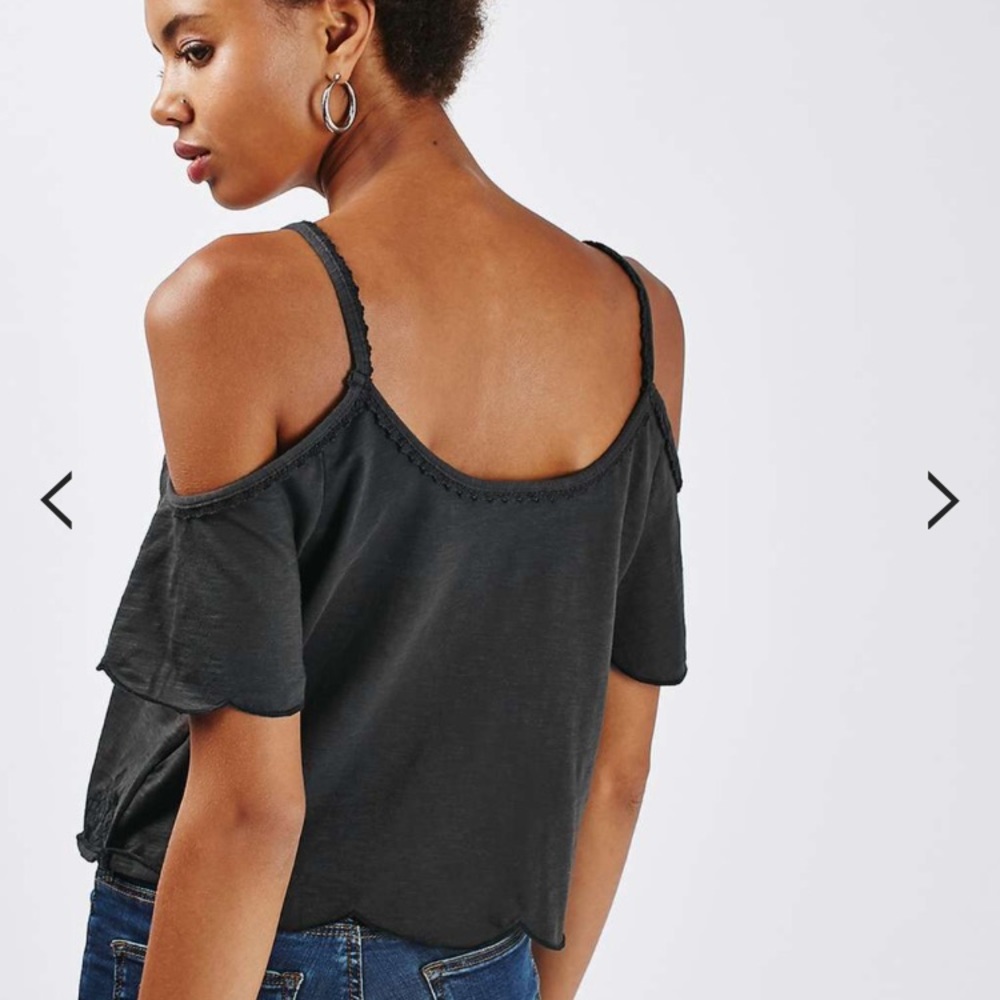 💨 Cold shoulder embroidered scalloped cami tank🆕 - Picture 4 of 5