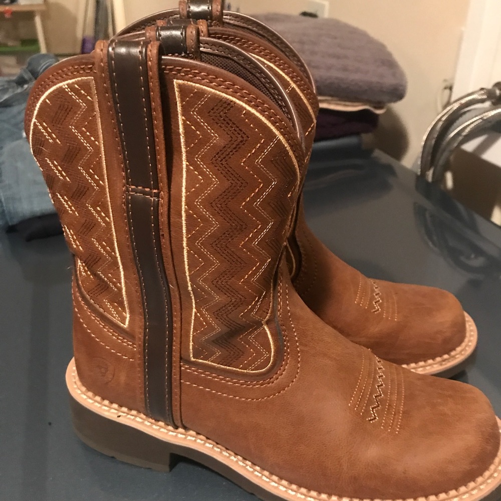 Ariat chevron cowboy boots 7 1/2