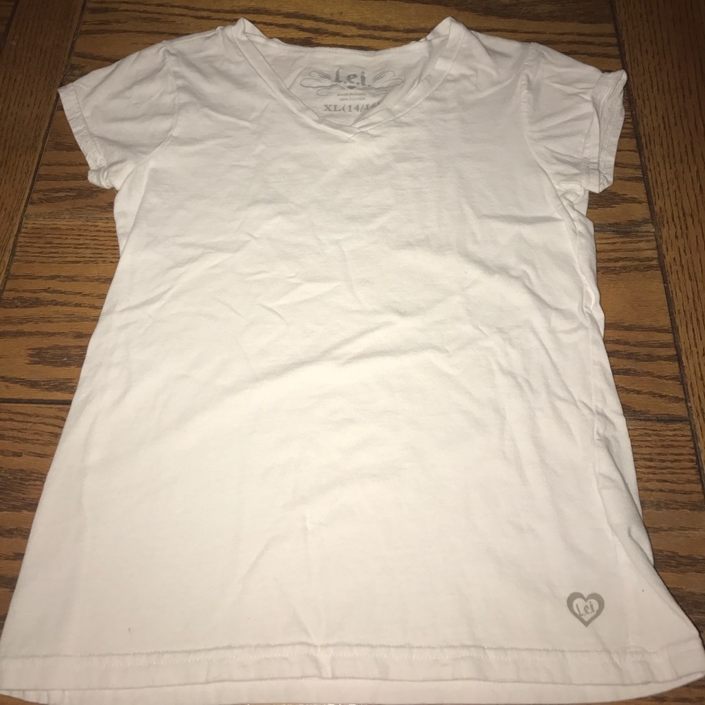 LEI white tshirt