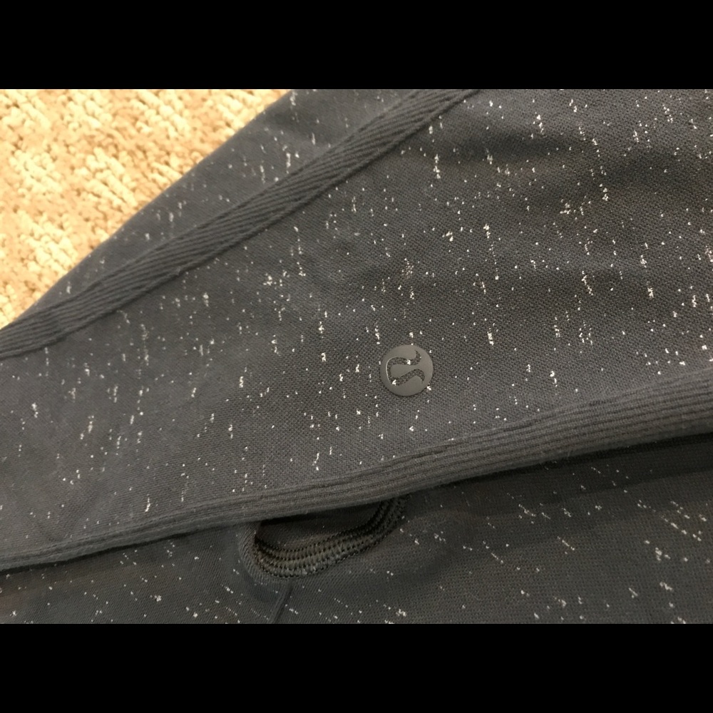 Lululemon Free to Flow crop