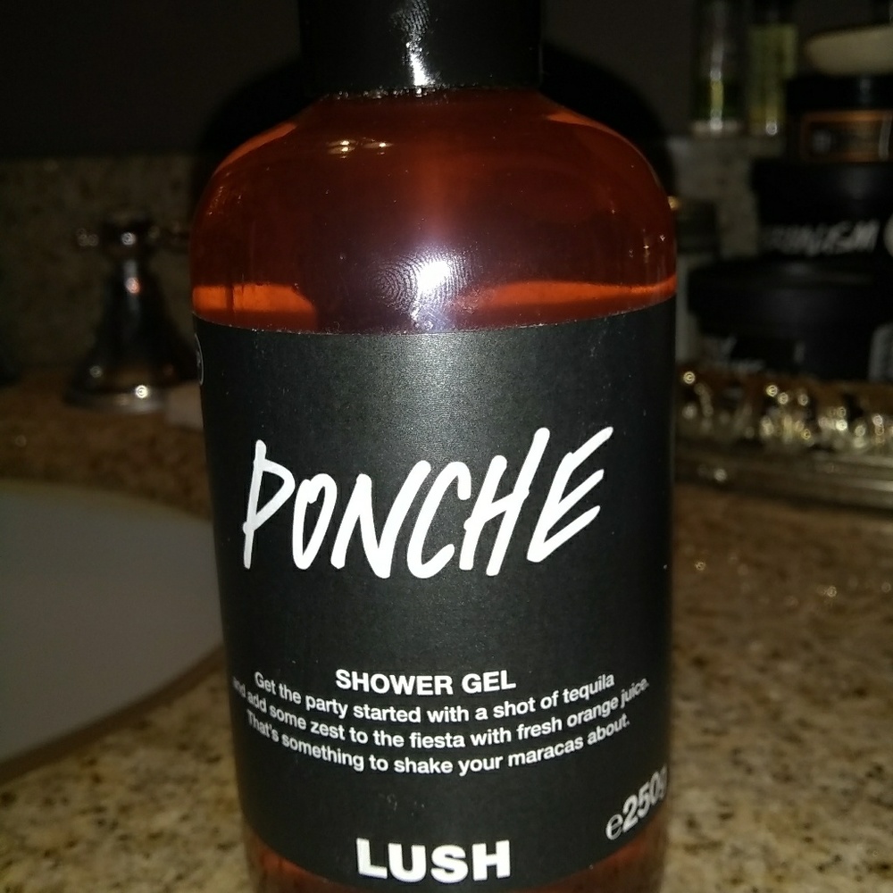 Lush cosmetics Christmas Ponche shower gel