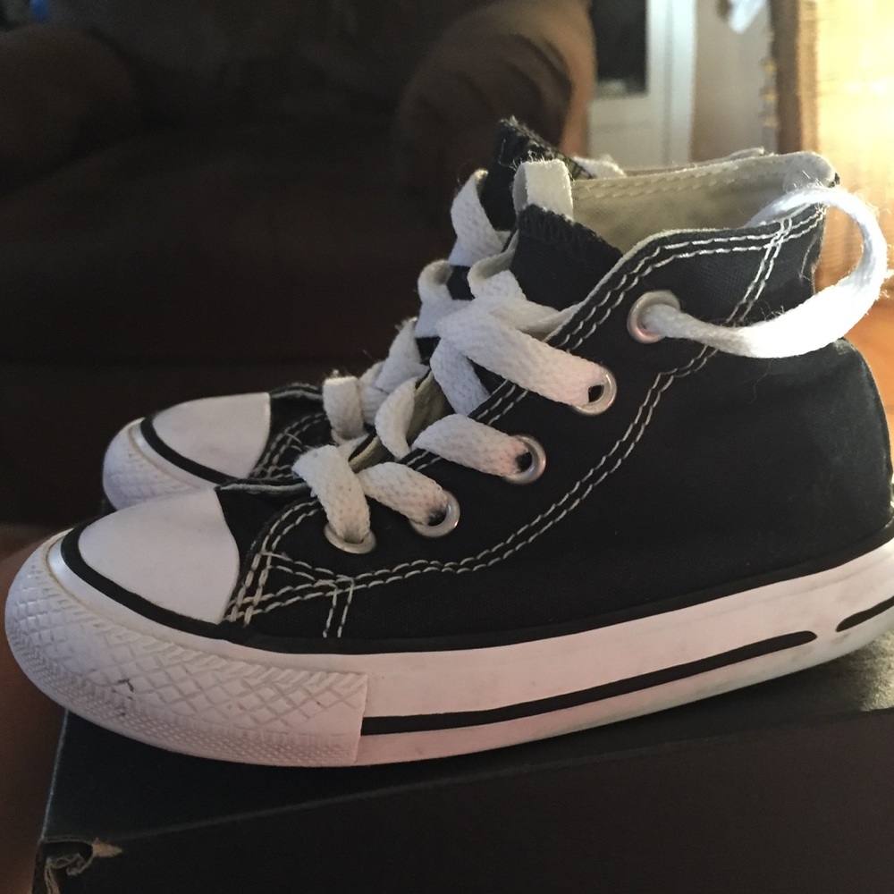Toddlers converse