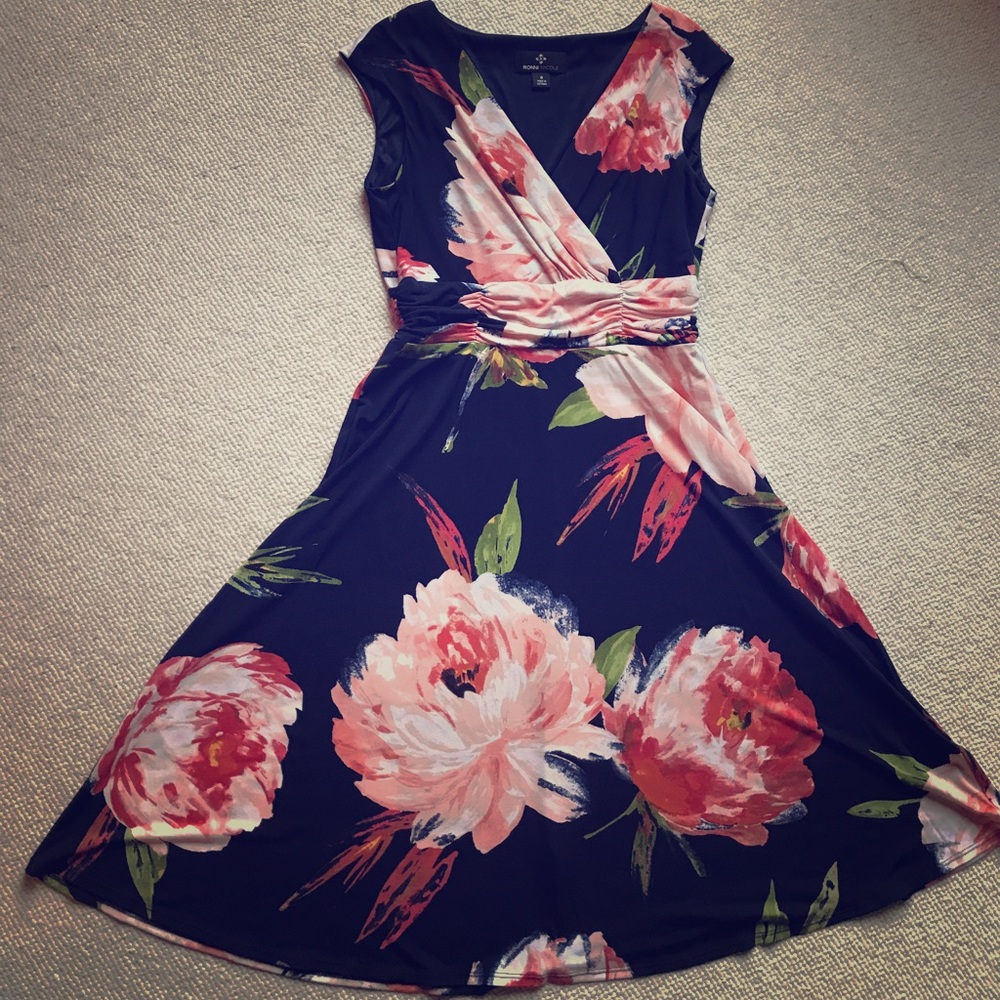 New w/o tags Ronni Nicole floral dress