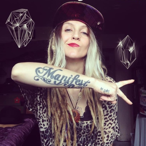 𝙷𝚘𝚠𝚍𝚢 𝚏𝚛𝚒𝚎𝚗𝚍𝚜♒️👁🌿🔮👻🎶🙏🏽🌲⚔️👽🌌 - Picture 16 of 16