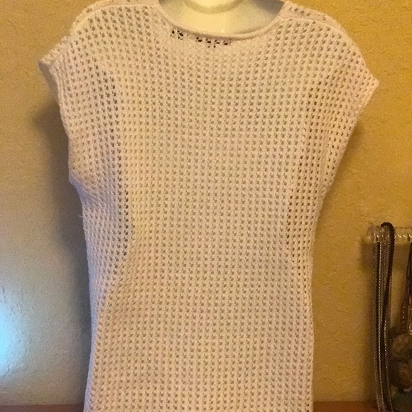 White blouse - Picture 3 of 3