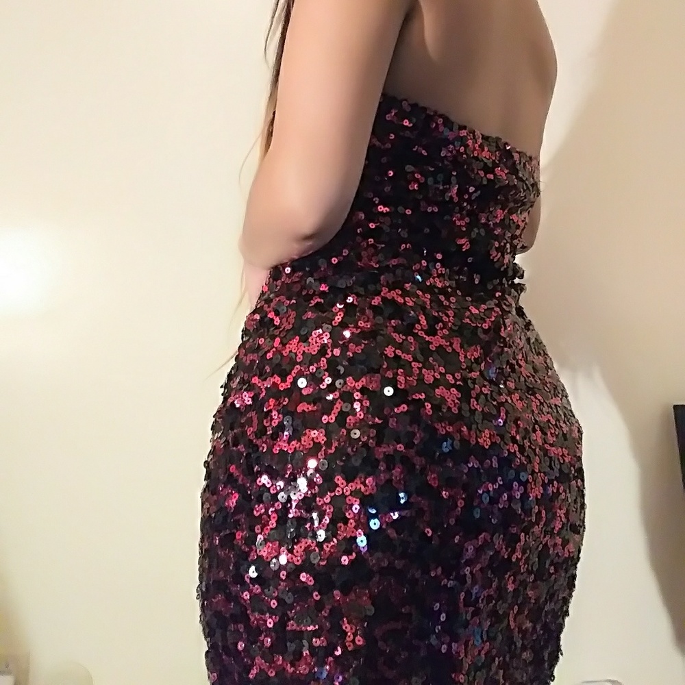 SOLD ON CARI - Picture 2 of 2