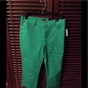 NWT / NYDJ / Green / Capri / skinny jeans /size 10
