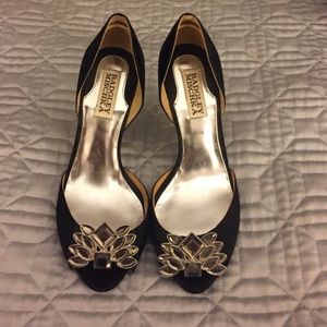 Badgley Mischka Beautiful dress shoes.