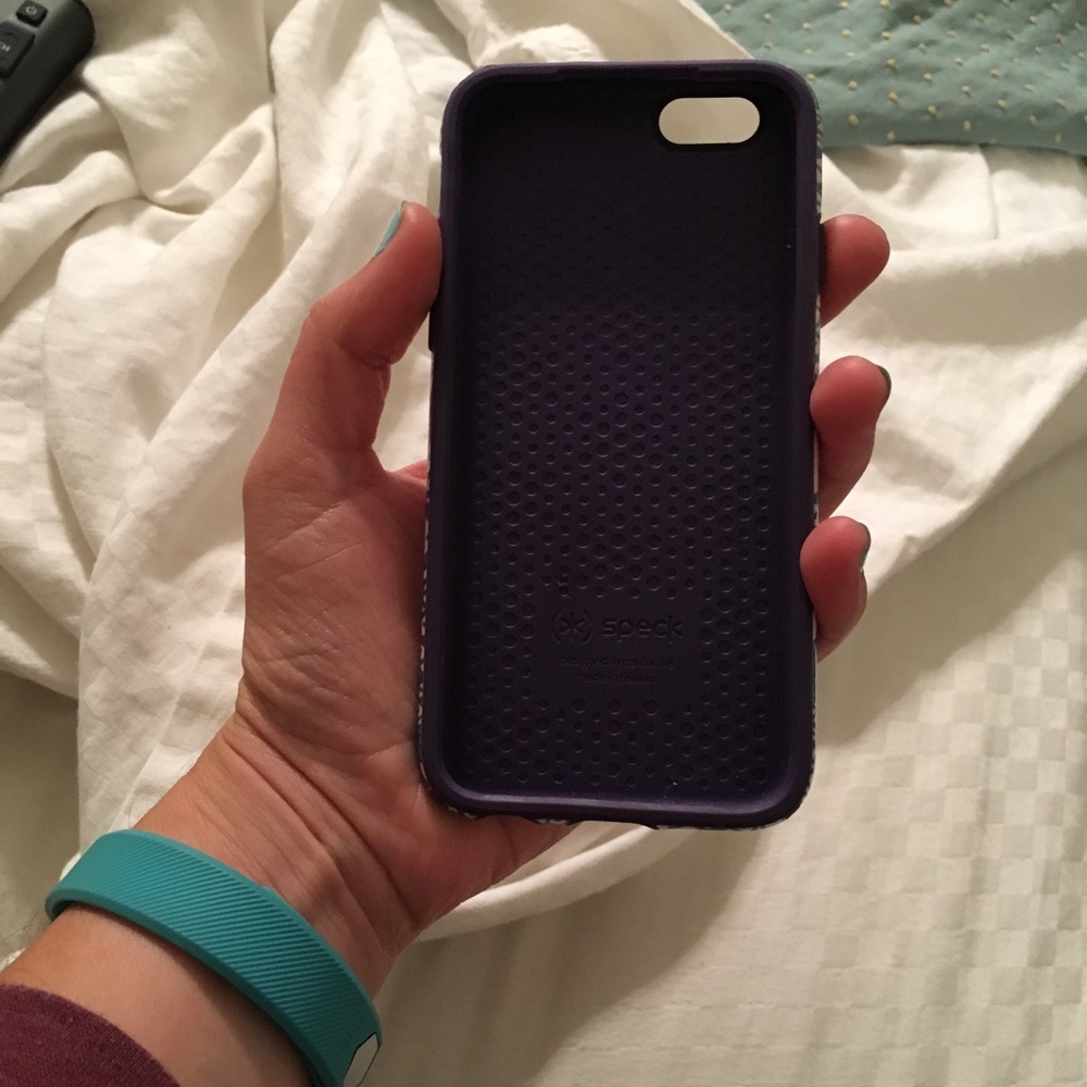 iPhone 6s/ 7 phone case has tiny scratch