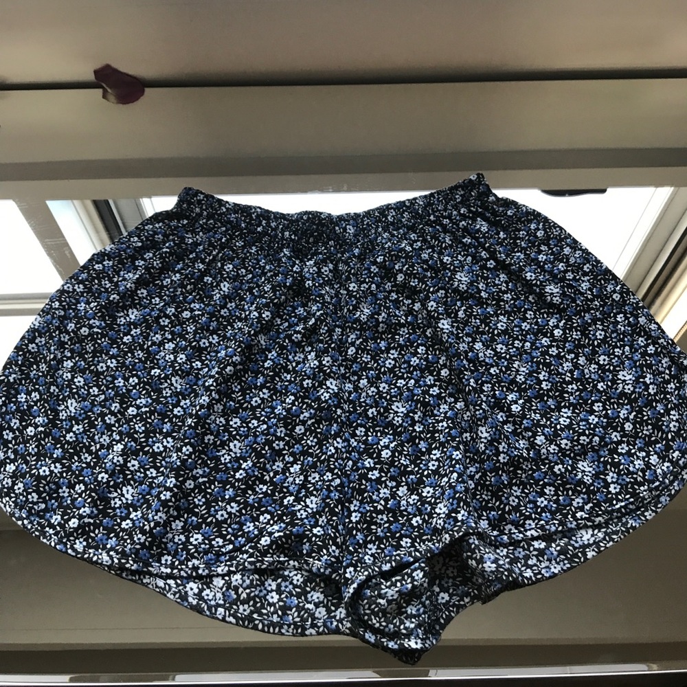 Brandy Melville Blue Floral Printed Shorts Size S