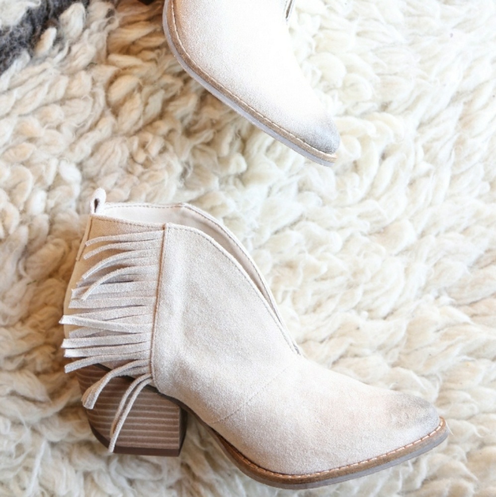 boutique booties size 8.5 soo cute!!!