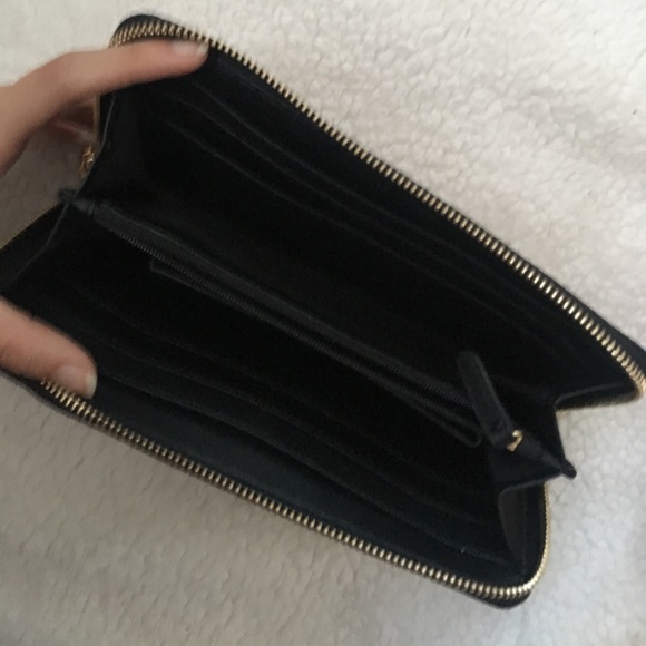 Michael Kors Wallet Wristlet - Picture 2 of 3