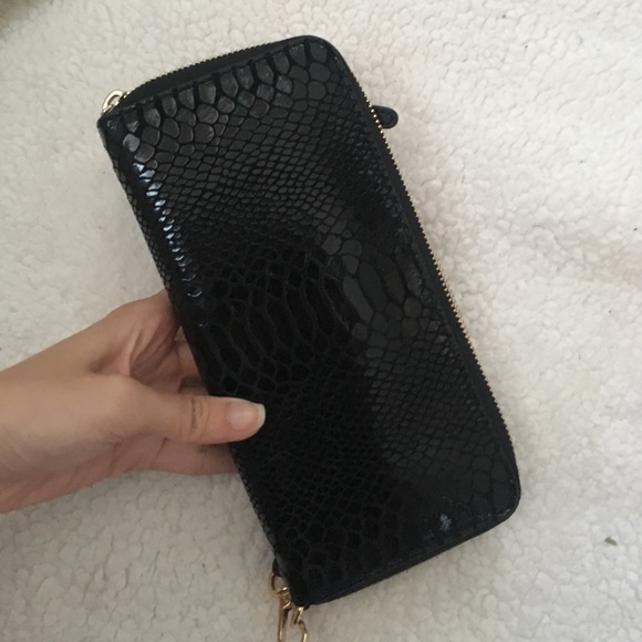 Michael Kors Wallet Wristlet - Picture 3 of 3