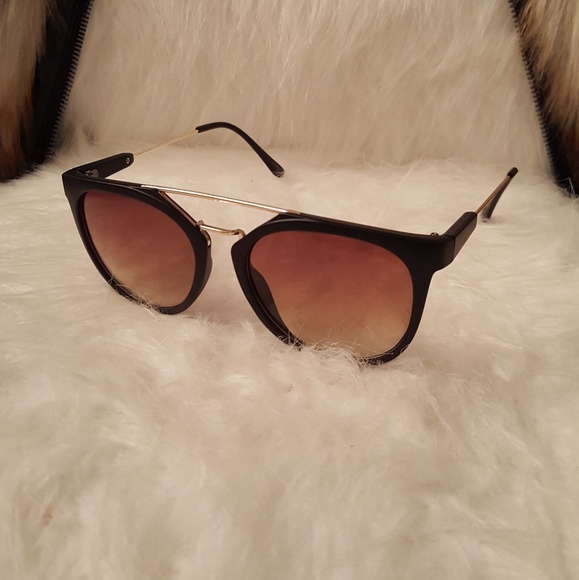 Black aviator look sunglasses - Picture 4 of 4