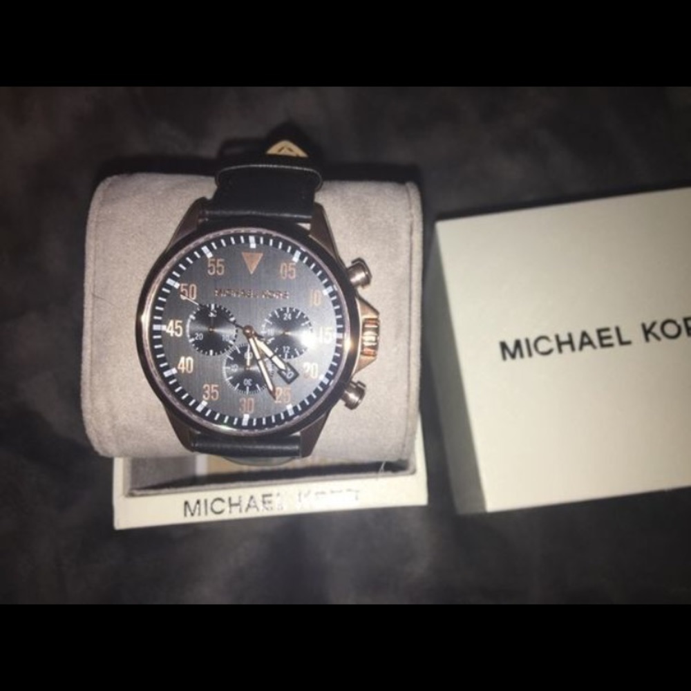Watch - Picture 2 of 2
