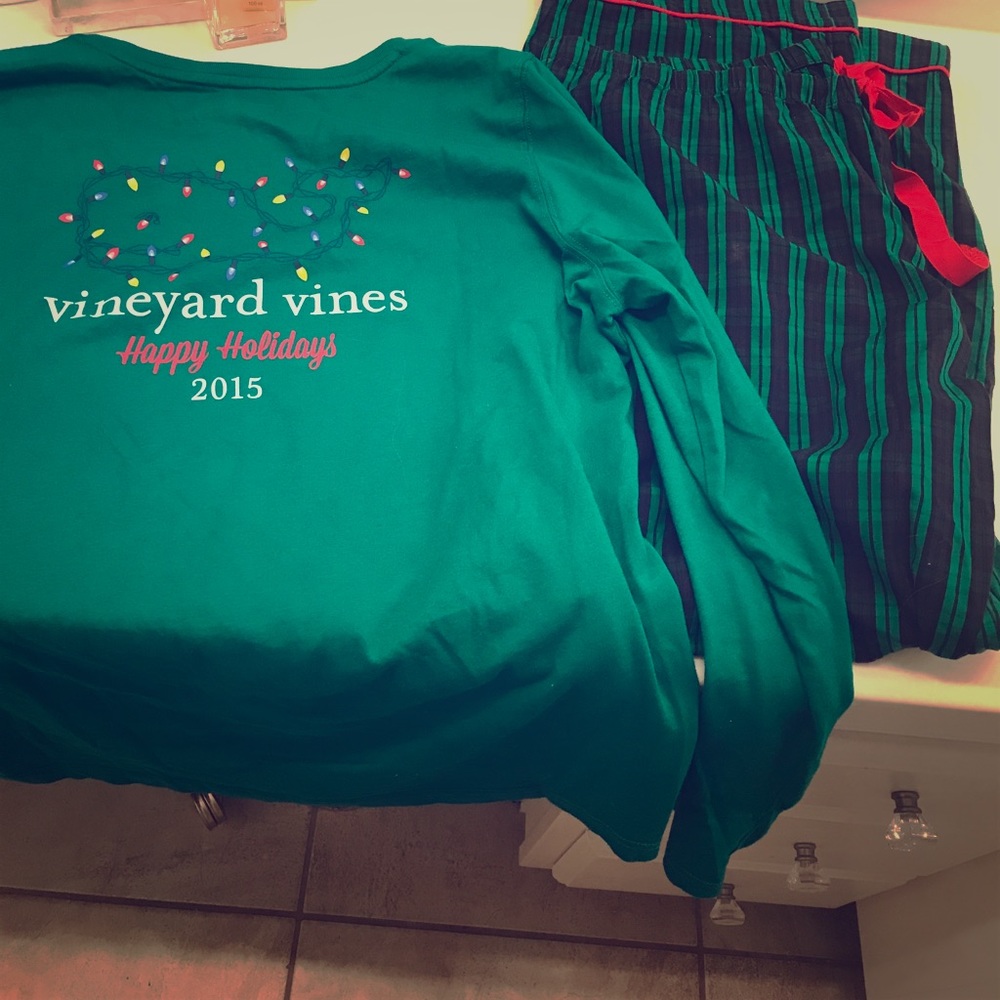 Vineyard Vines Christmas pajama set