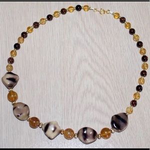 🛍Fashion Honey and Brown Beads Necklace🌺NEW🌺