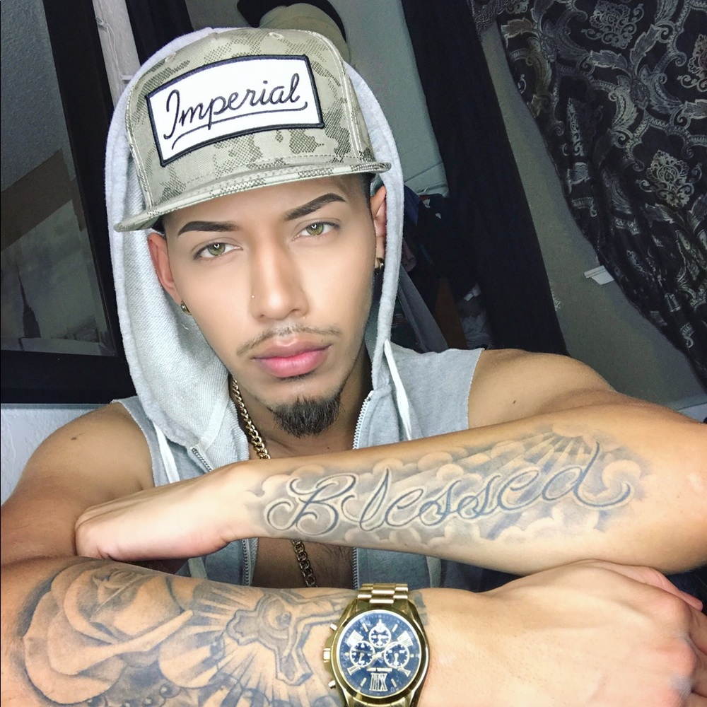 Meet your Posher, Ysidroo