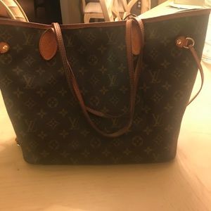 Louis Vuitton Never Full  MM