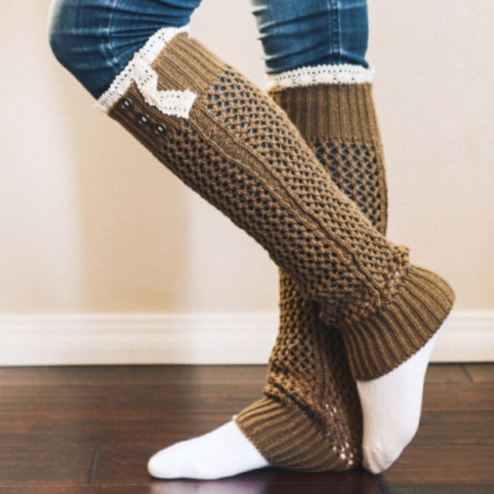 LAST ONE - Leg Warmers w/ Lace & Buttons - Picture 3 of 6