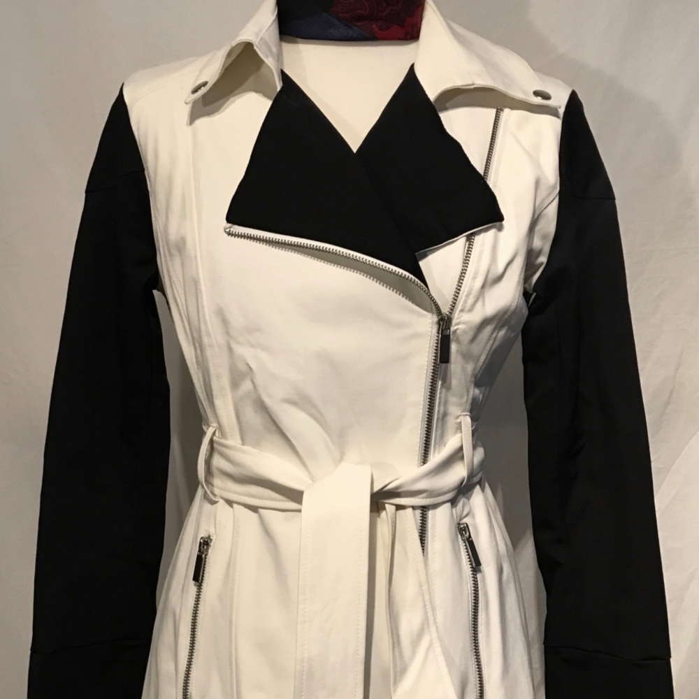 NY&Co Raincoat - Picture 1 of 4