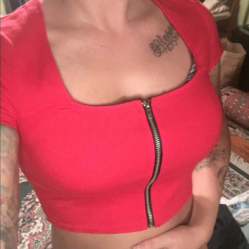 Forever 21 zipper crop top 🔥