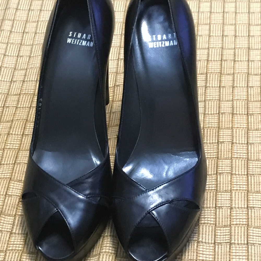 Open toes  pumps
