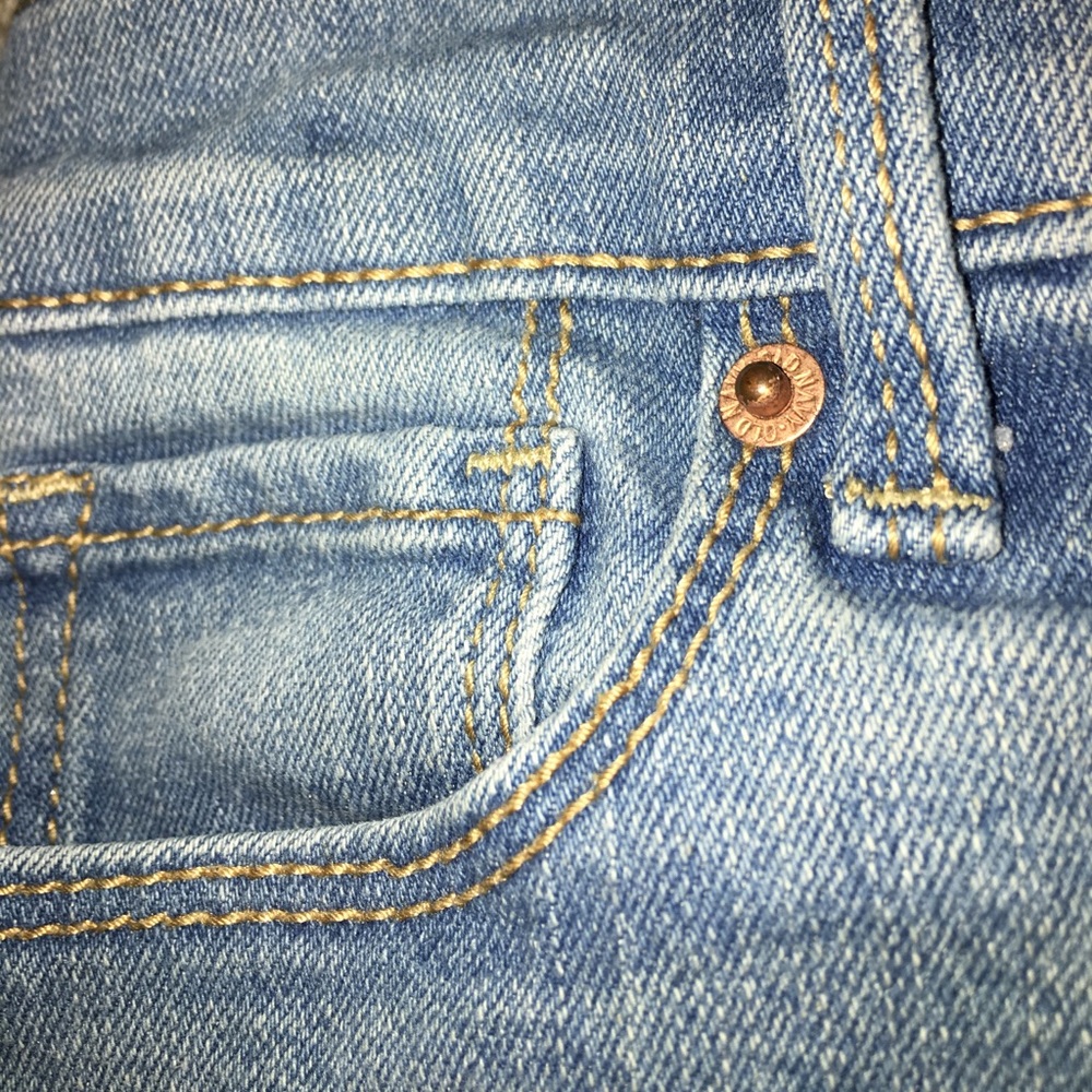 Out grown - Picture 4 of 4