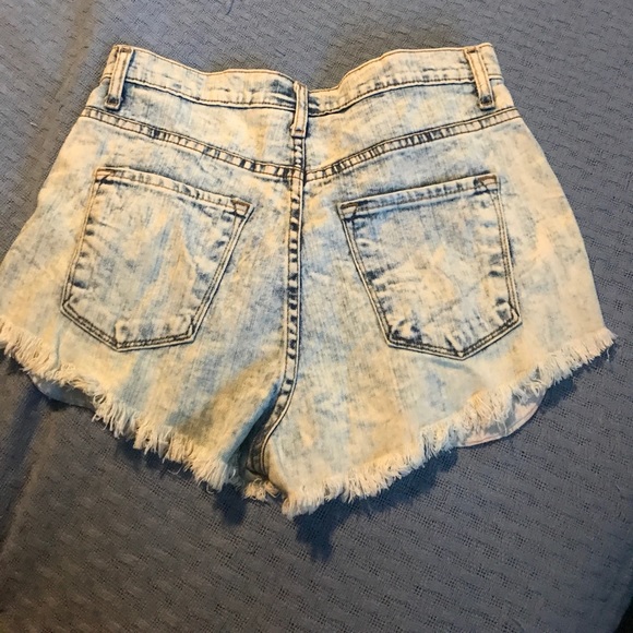 Shorts - Picture 4 of 4