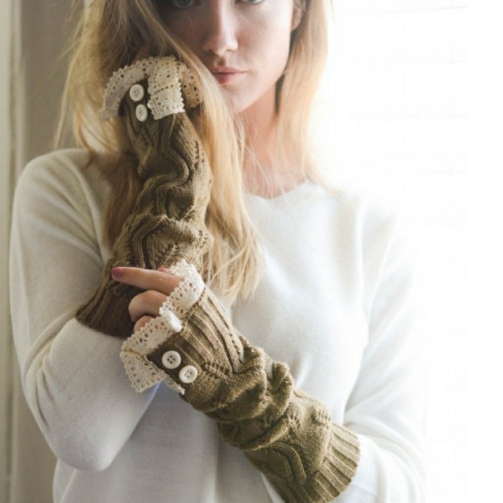 🌟HOST PICK - Arm Warmers w/ Lace & Buttons - Picture 4 of 8