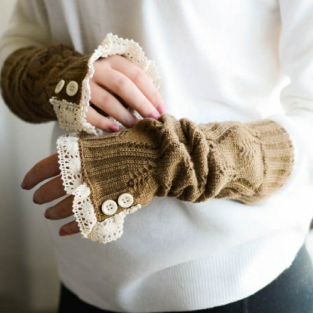 🌟HOST PICK - Arm Warmers w/ Lace & Buttons - Picture 6 of 8