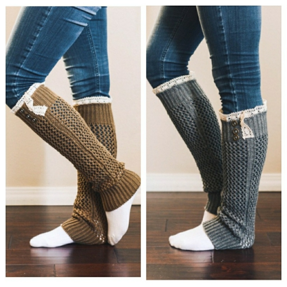 🌟HOST PICK - Arm Warmers w/ Lace & Buttons - Picture 8 of 8