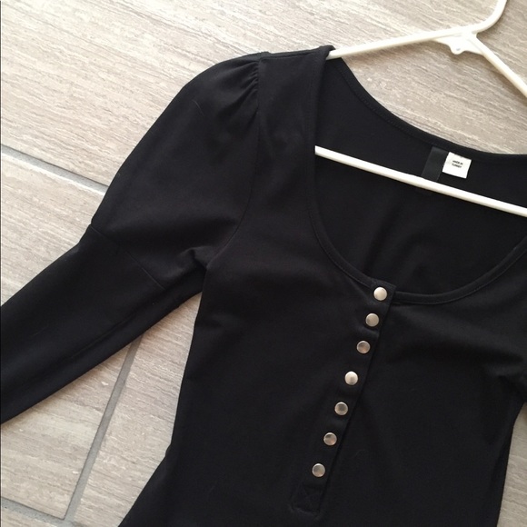 Long Sleeve Dress with Slight Puff Sleeves - Picture 4 of 7