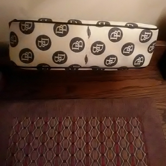 Purse - Picture 3 of 4