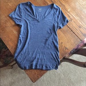 Gap modern tee v-neck