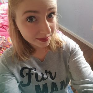 Meet your Posher, Carly