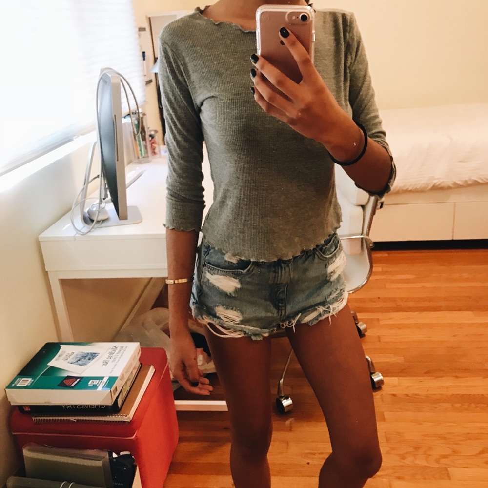 Long sleeve ruffle shirt