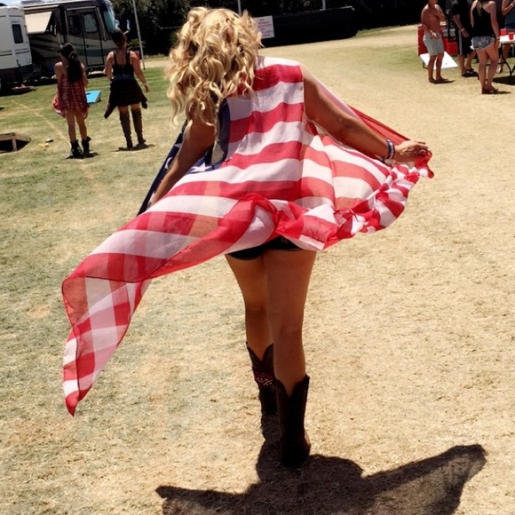 Meet your Posher, Daniela - Picture 1 of 1