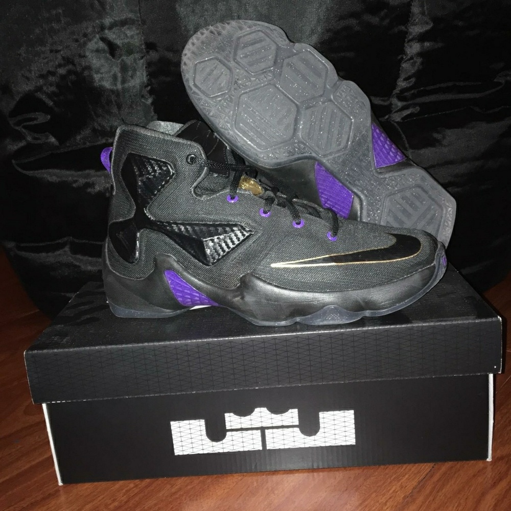 Lebron 13 (pot of gold)