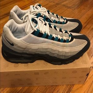 Men's Nike Air Max 95 Green/Black/White Sz 11