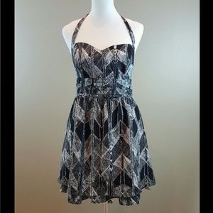 Size 10 GUESS B&W Geometric Print Halter Dress