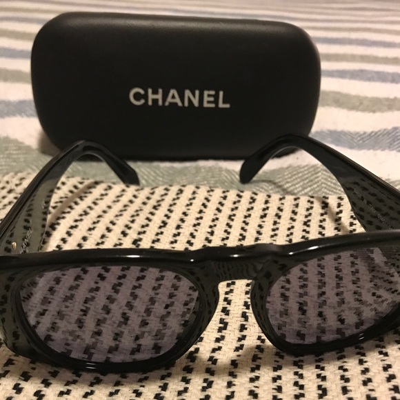 Vintage Chanel Sunglasses - Picture 2 of 5