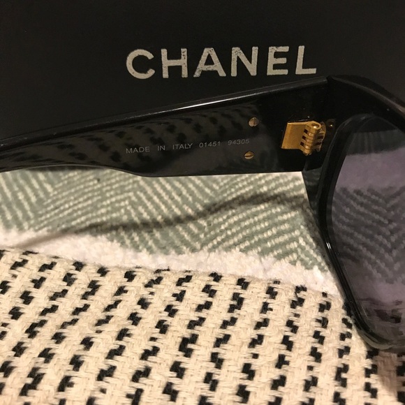 Vintage Chanel Sunglasses - Picture 3 of 5