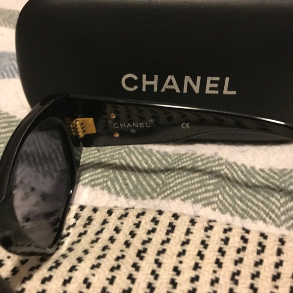 Vintage Chanel Sunglasses - Picture 4 of 5