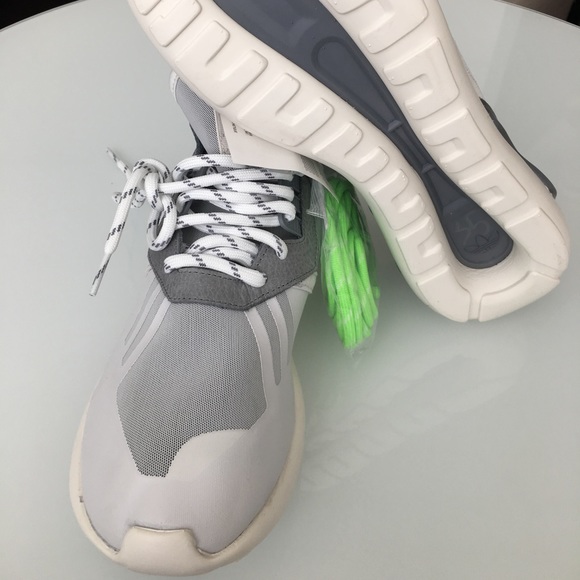 Men's Adidas tubular runner Shoes Brand New - Picture 2 of 4